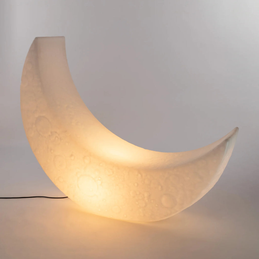 Lámpara de suelo con diseño de luna para interior y exterior