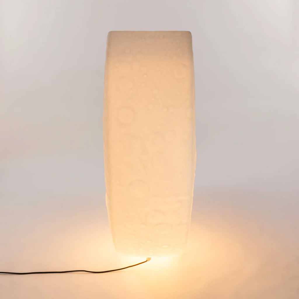Lámpara de suelo con diseño de luna para interior y exterior
